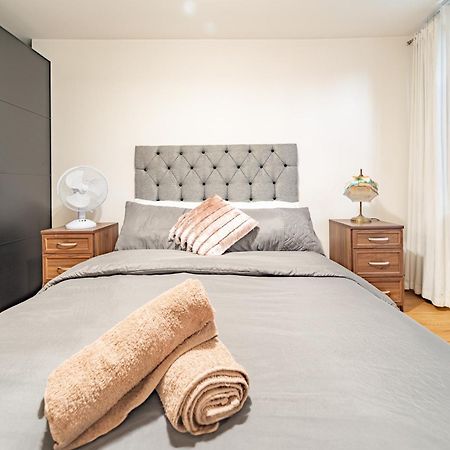 Modern Flat In Prime Location Near Shoreditch & Brick Lane Лондон Экстерьер фото